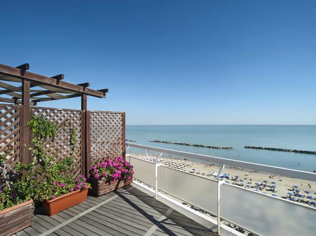 hotelermitage en hotel-bellaria-with-services-for-grandparents-and-grandchildren-by-the-sea 012